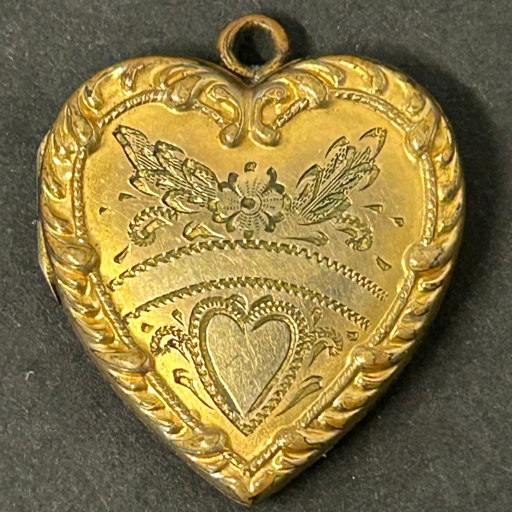 Vintage Finberg Locket Pendant Women Small Gold Engraved Heart Floral